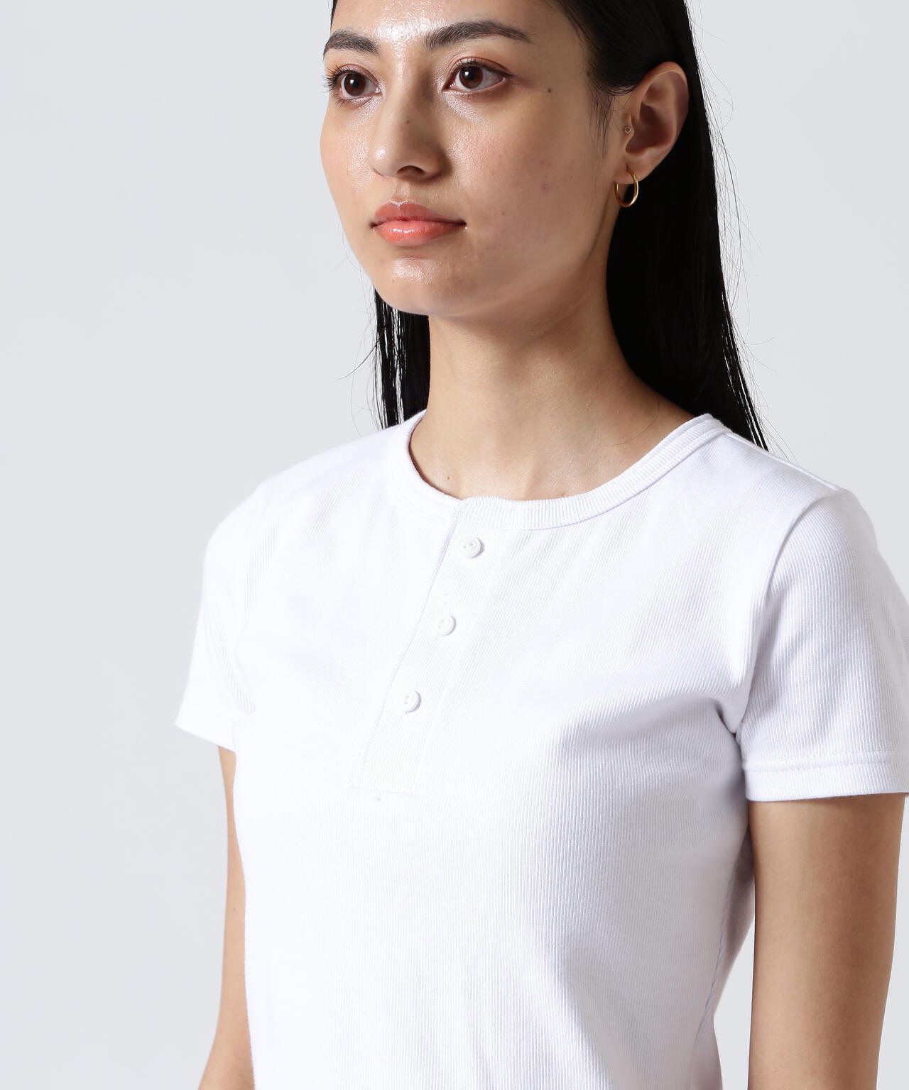 《DAILY/デイリー/WOMAN》 S/S HENLEY NECK T-SHIRT
