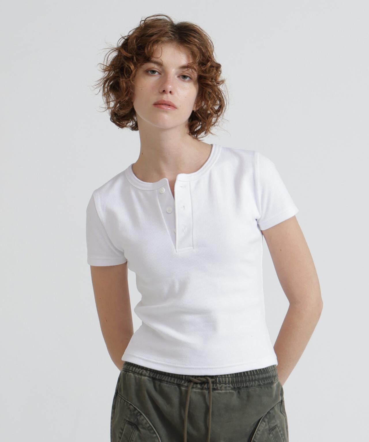 《DAILY/デイリー/WOMAN》 S/S HENLEY NECK T-SHIRT