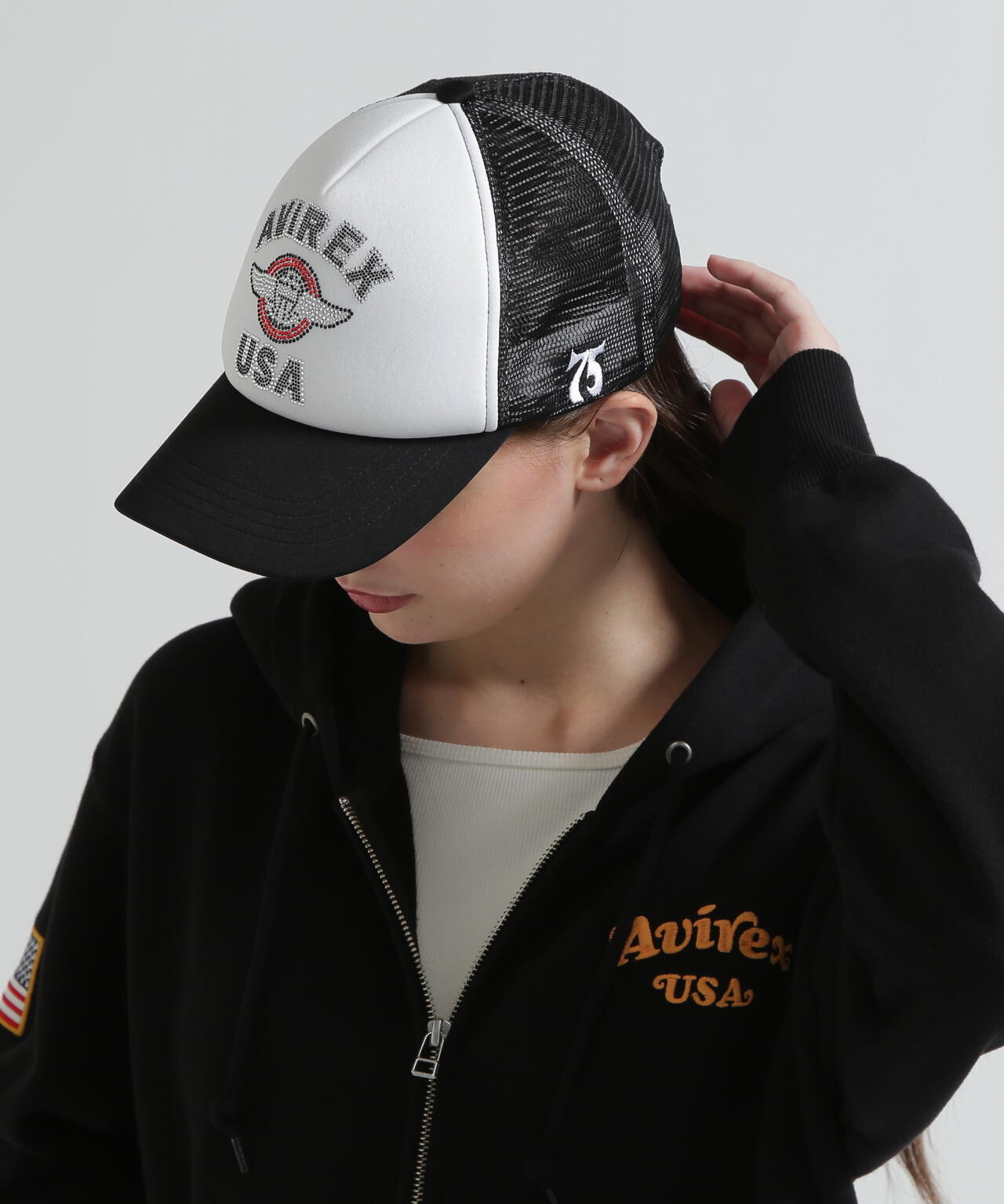 【直営店限定】RHINESTONE VARSITY LOGO MESH CAP