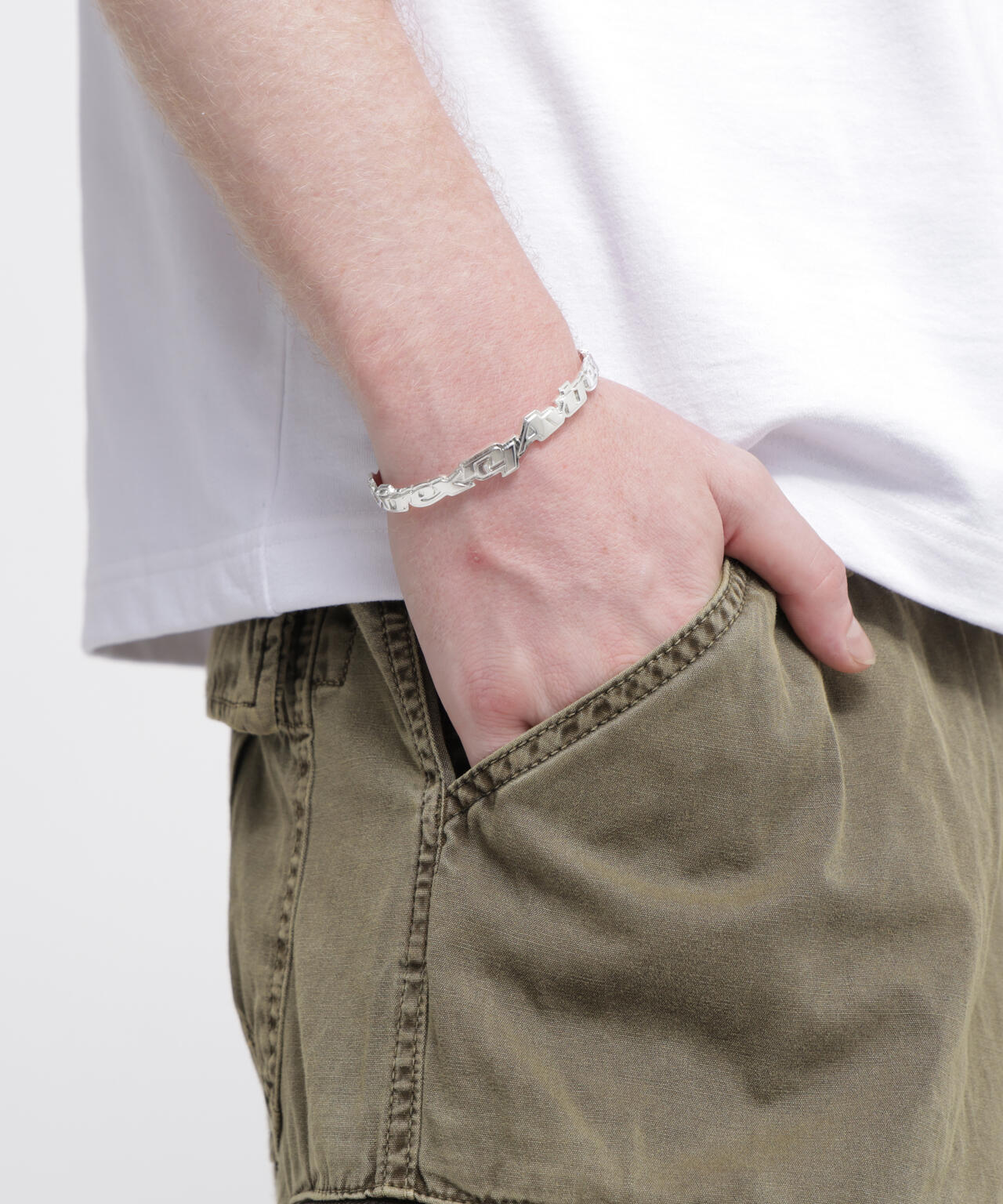 《AVIREX by J.H.M CO.，LTD.》GOALERS SIGNATURE LOGO BANGLE