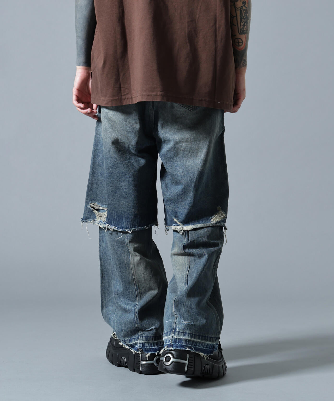 180cm B:87 W:66 H:84 着用サイズ：L