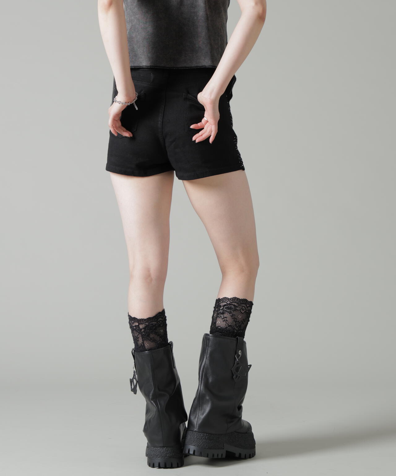 MAVYTH/メヴィス/RHINESTONE FADED DENIM SHORTS
