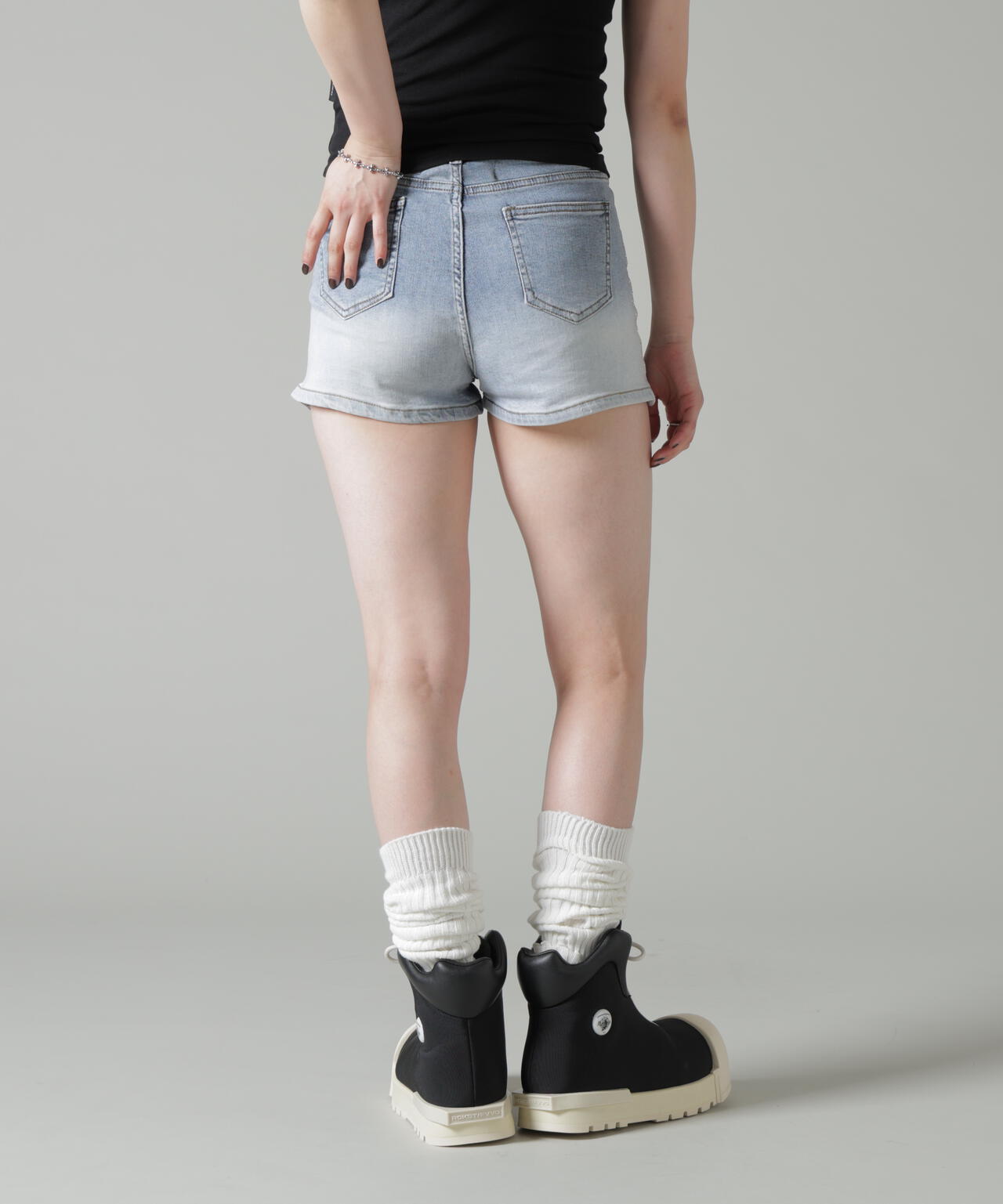 MAVYTH/メヴィス/RHINESTONE FADED DENIM SHORTS