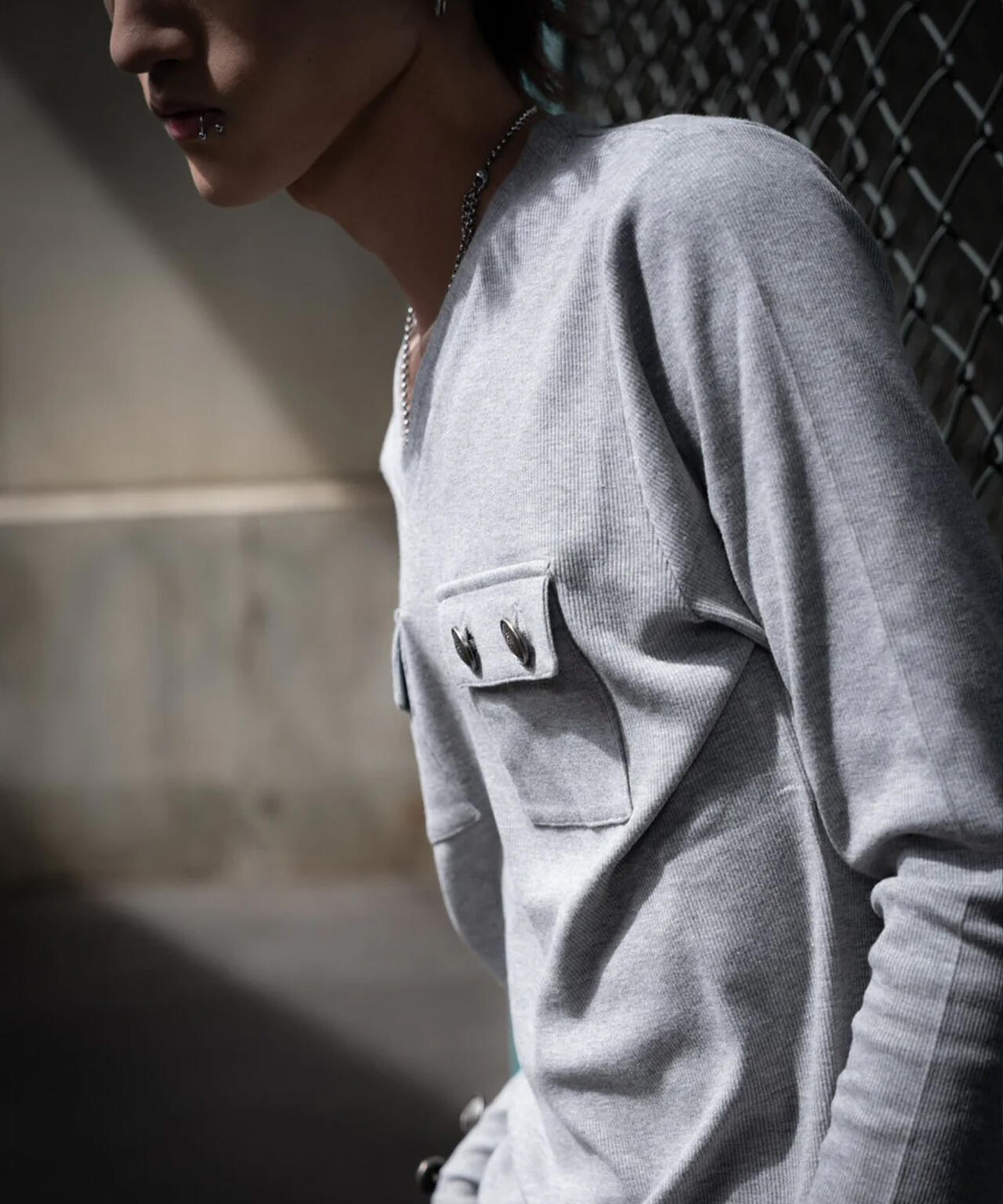 gibous/ギボス/Button v neck tops