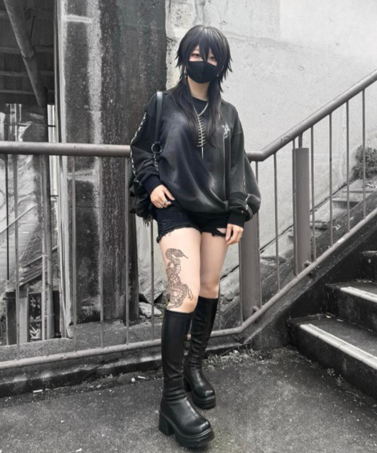 gibous/ギボス/snake cross trainer