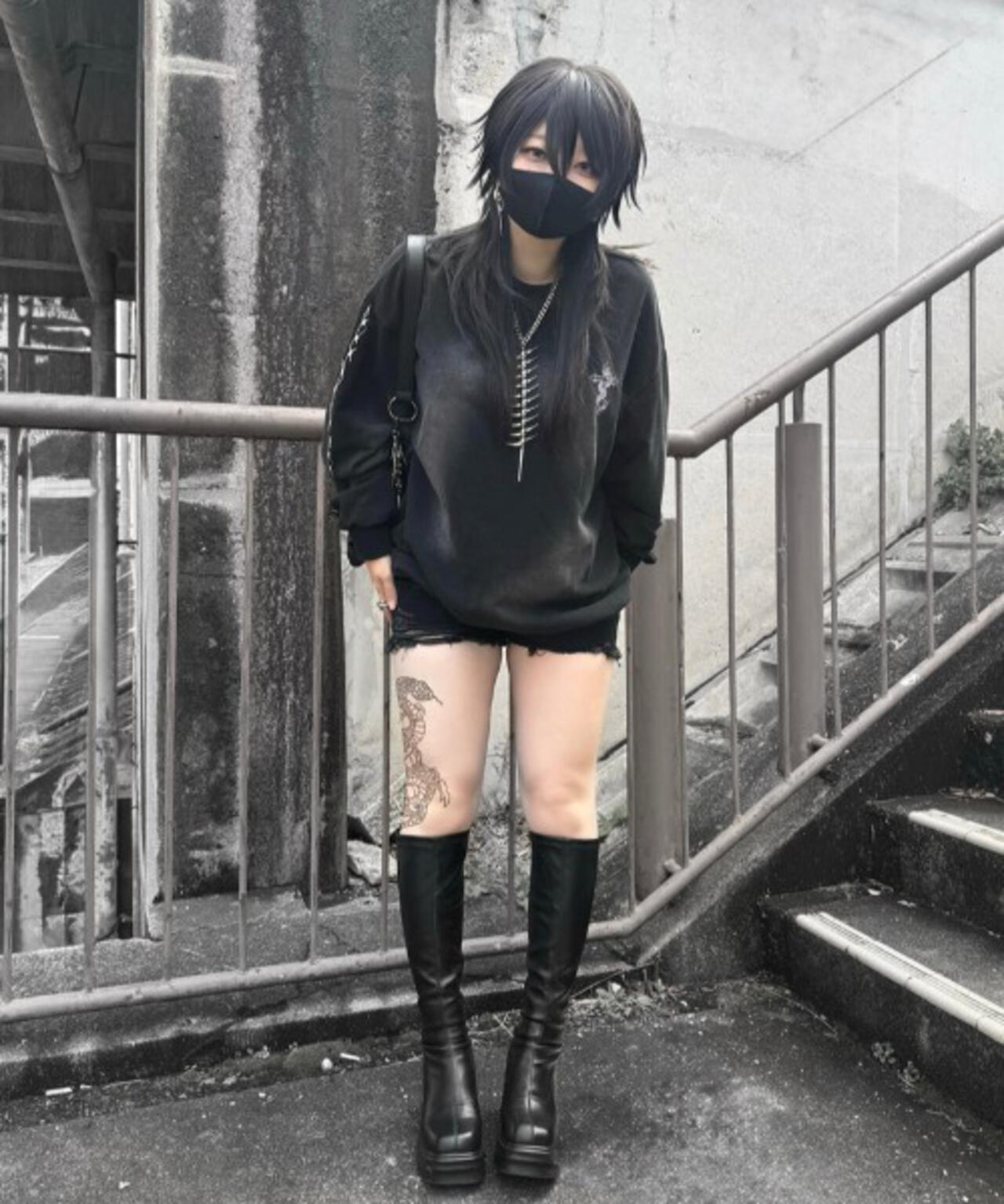 gibous/ギボス/snake cross trainer