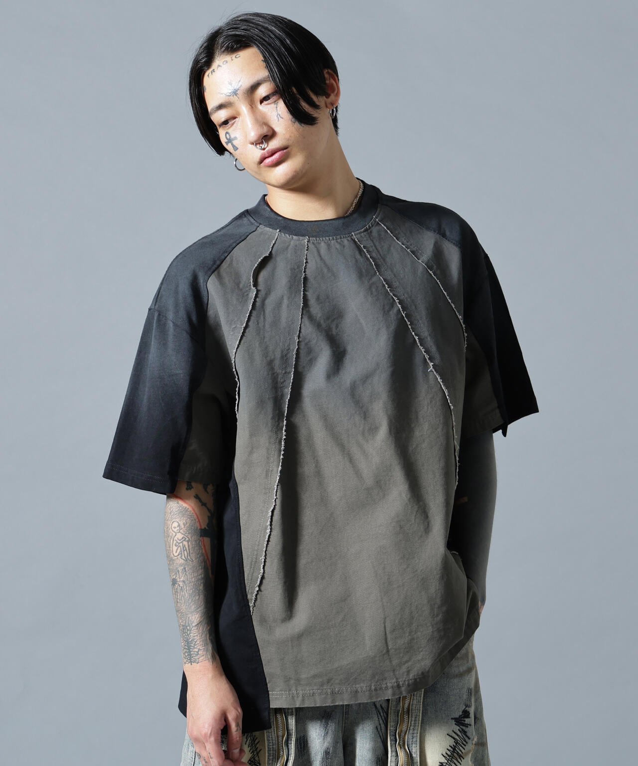 180cm B:87 W:66 H:84 着用サイズ：L