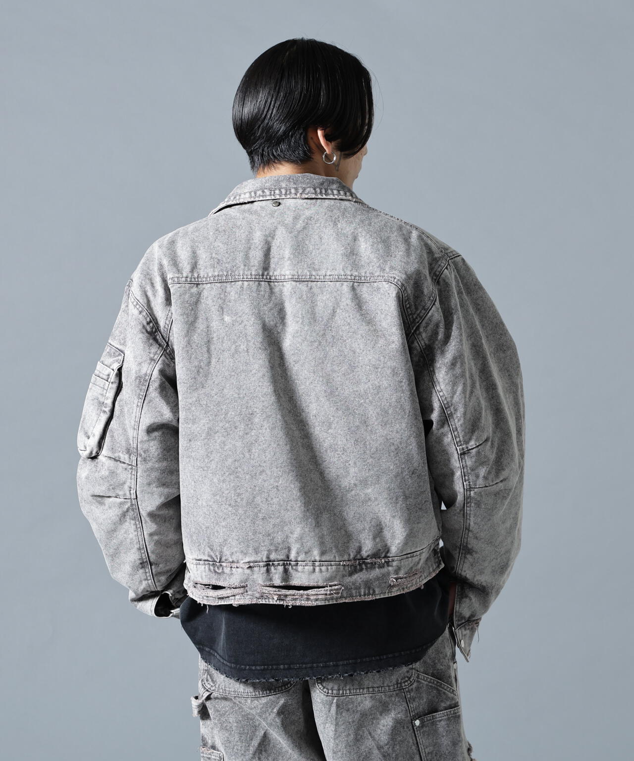 180cm B:87 W:66 H:84 着用サイズ：L