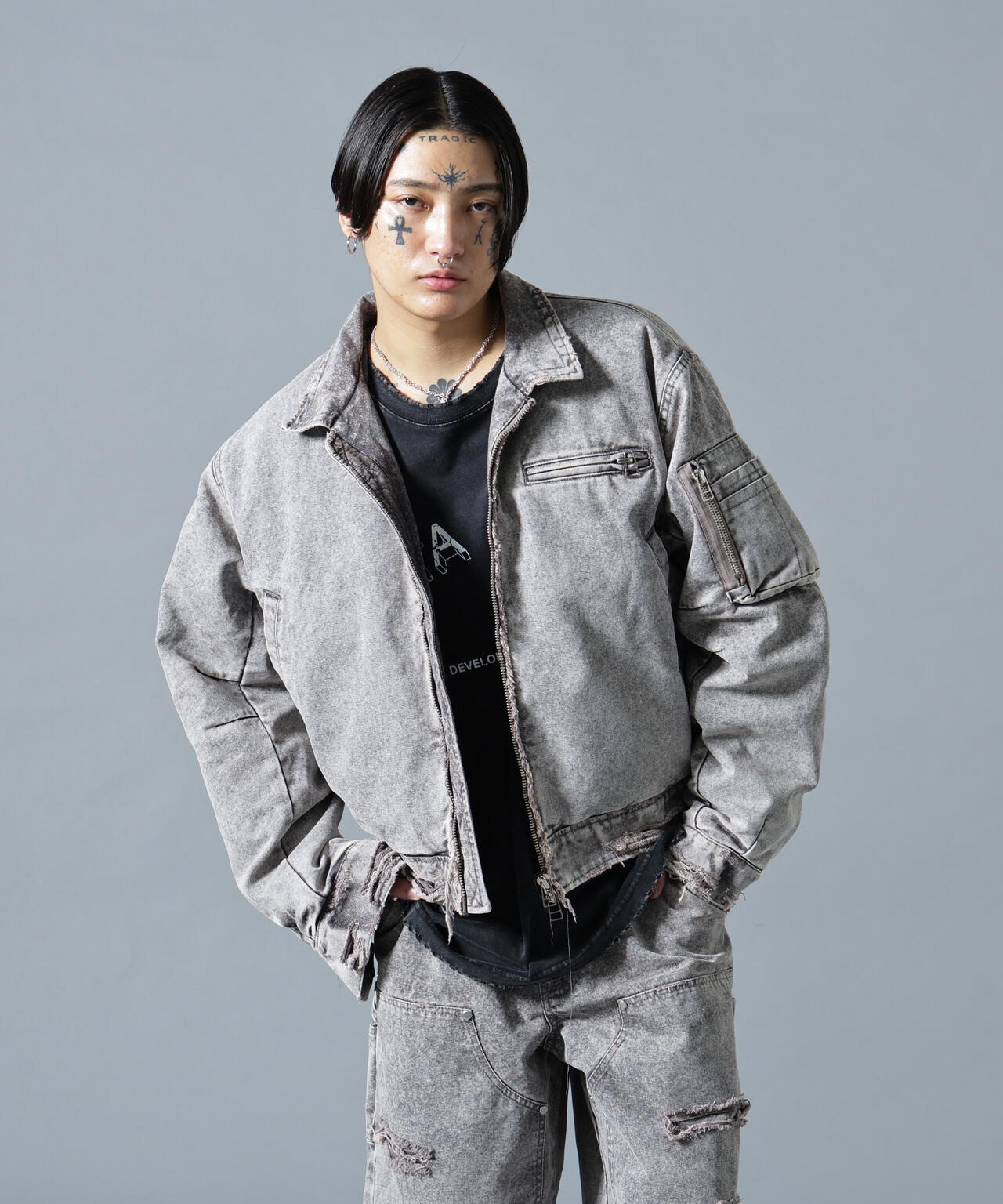 180cm B:87 W:66 H:84 着用サイズ：L