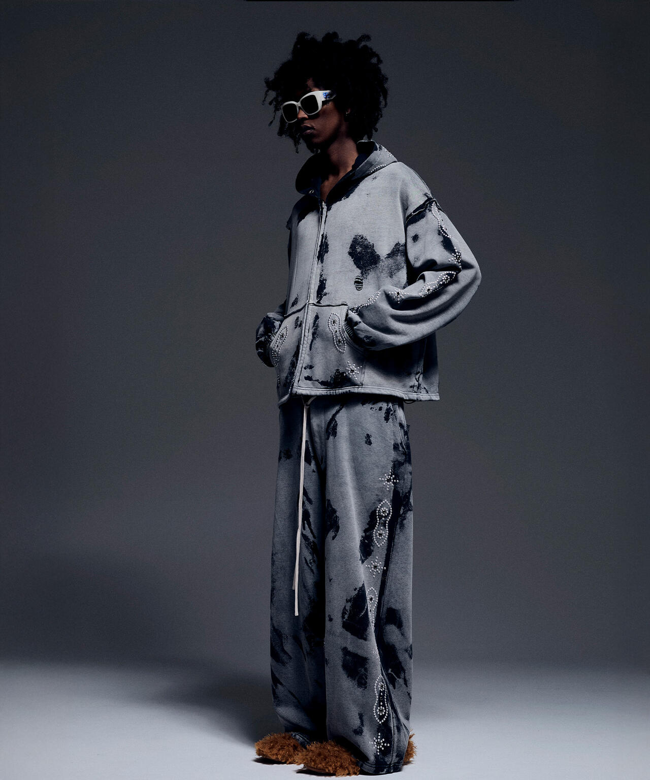 DankeSchon/ダンケシェーン/STUDS SWEAT BAGGY PANTS