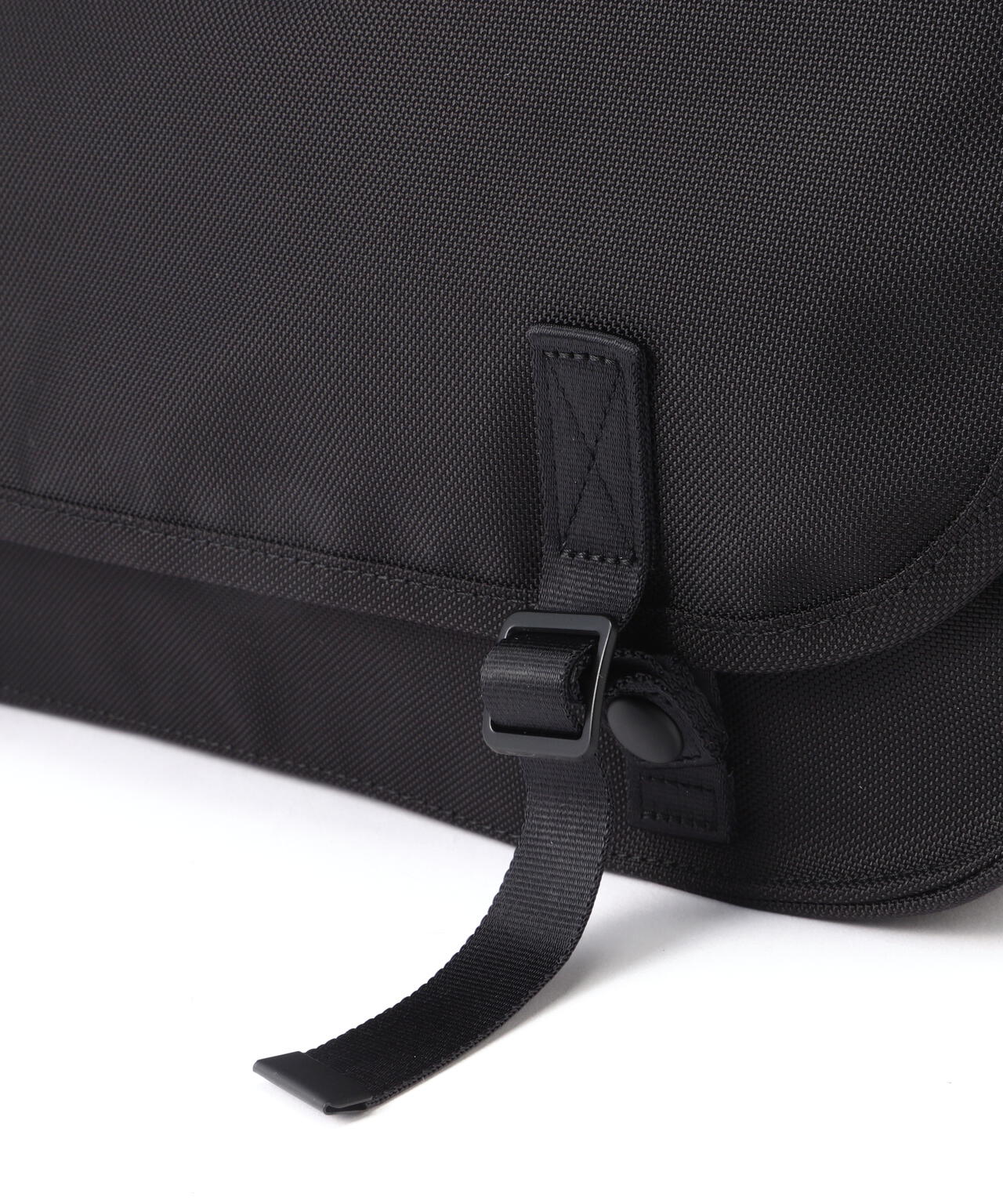 SLOW(スロウ)ballistic air -French army shoulder bag-