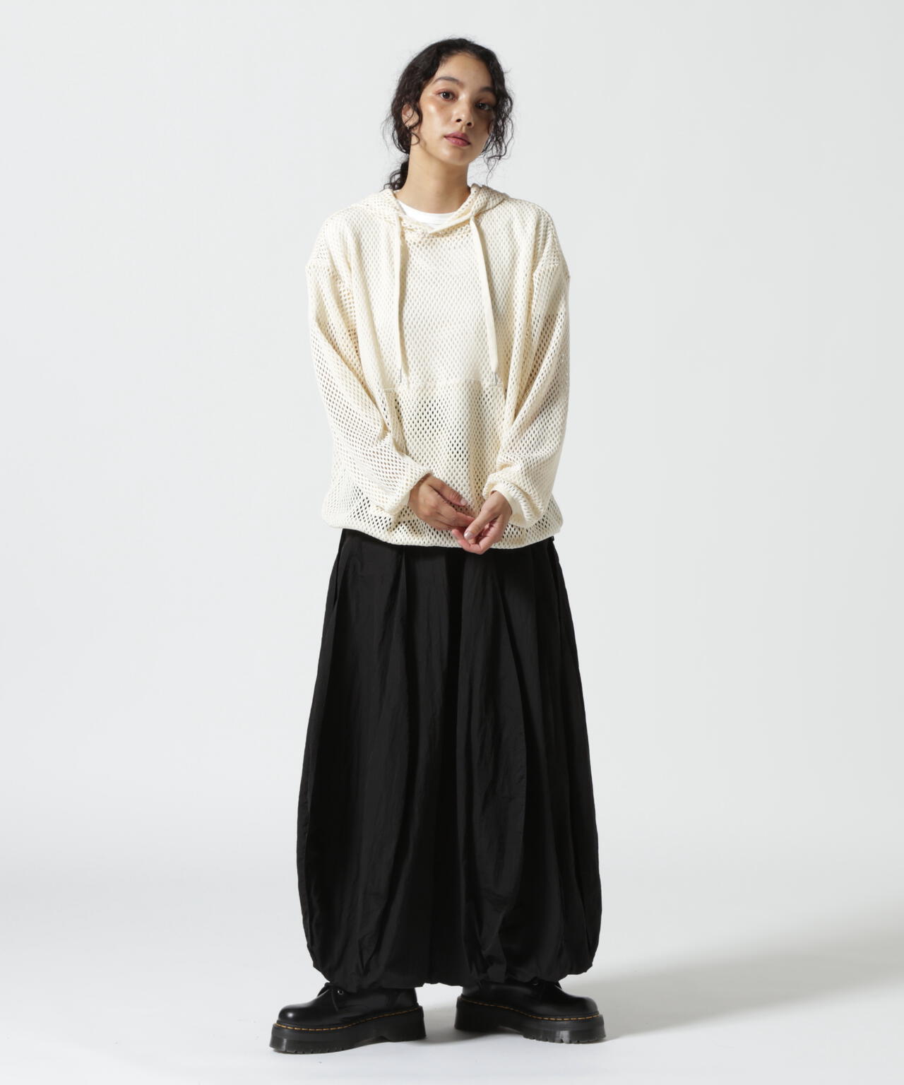 YENN (イエン）MESH LACE HOODIEプルオーバー