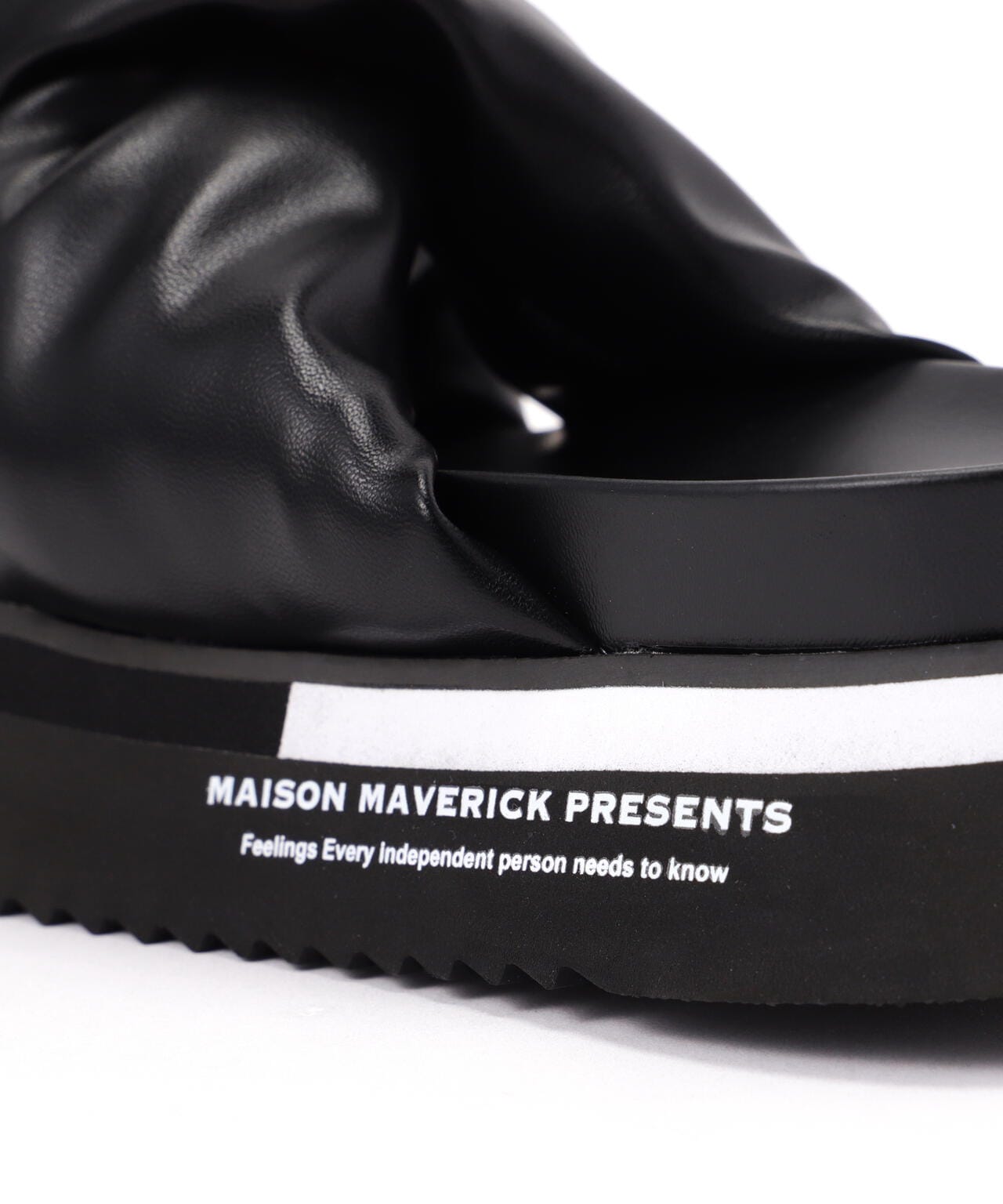 MAISON MAVERICK PRESENTS（メゾン・マベリック・プレゼンツ）フスベットサンダル