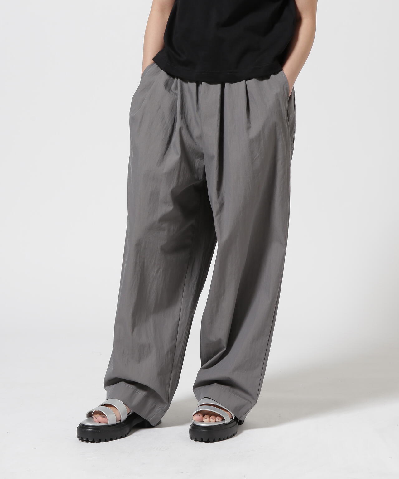 DROIT BELLO（ドロイトベロ）2Tuck Easy Pants