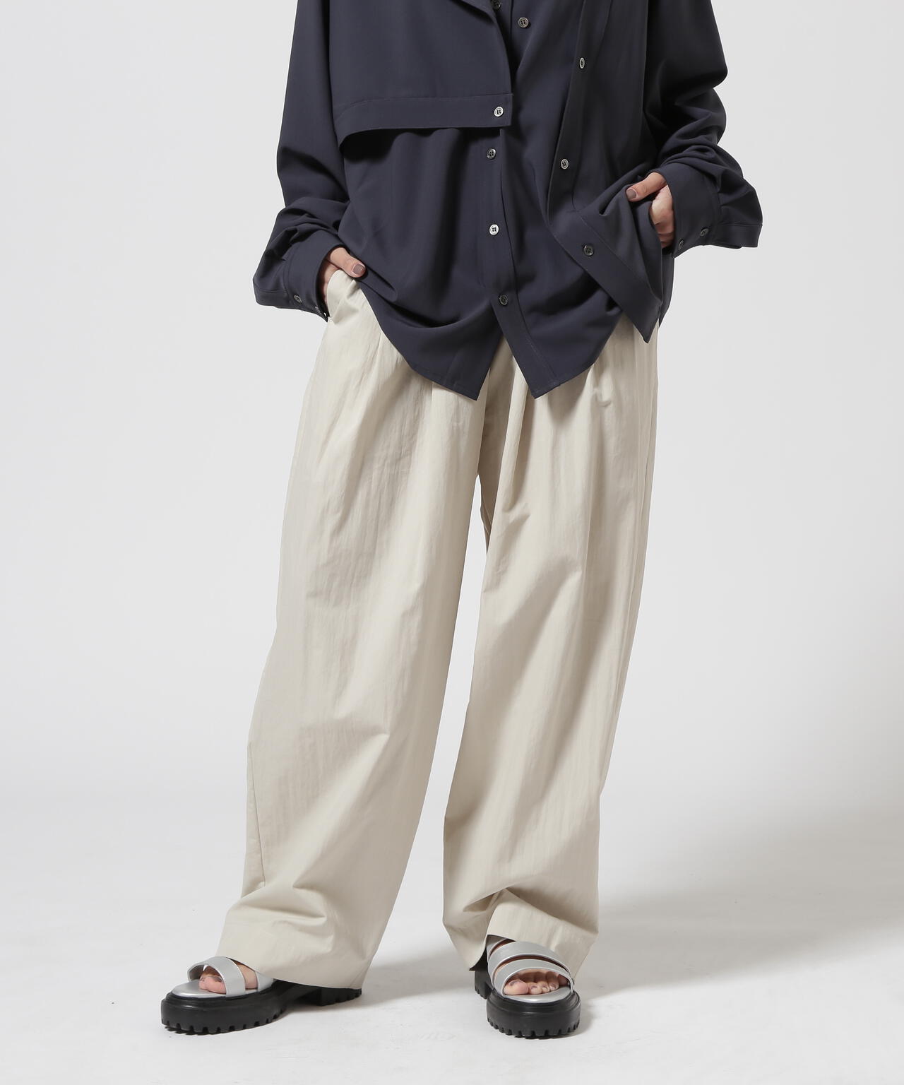 DROIT BELLO（ドロイトベロ）2Tuck Easy Pants