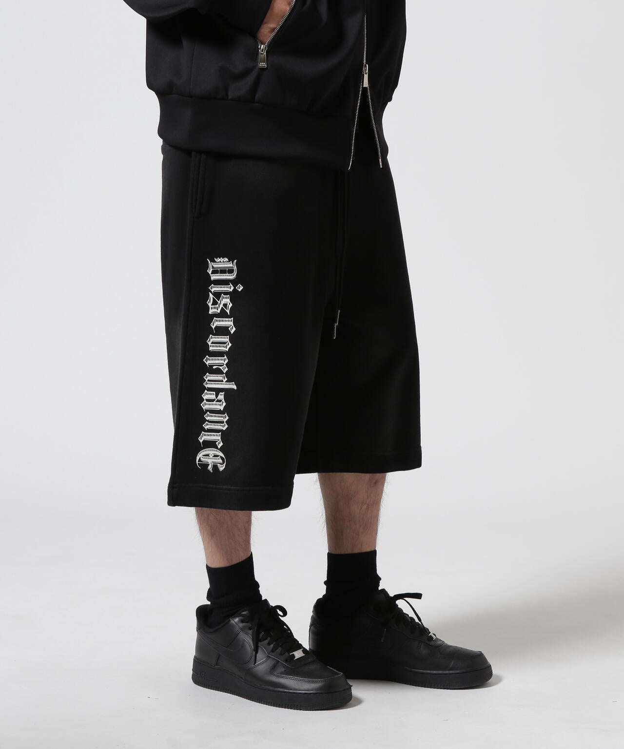 Children of the discordance / sunburn short pants