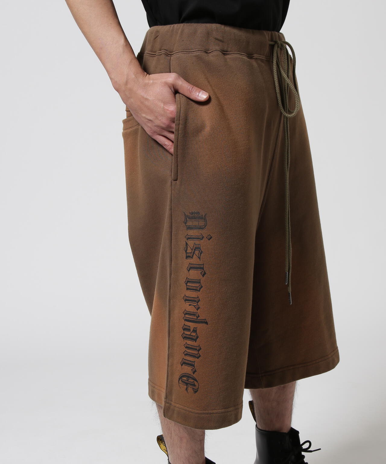 Children of the discordance / sunburn short pants