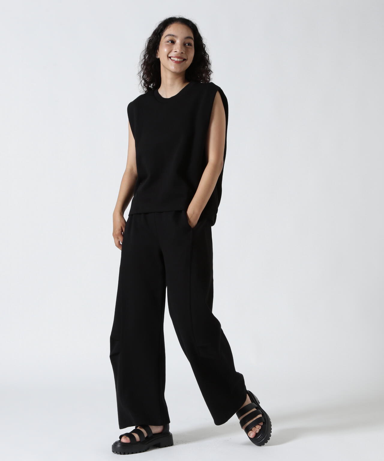 YENN（イエン）SLEEVELESS SWEAT PO /Y253-81077