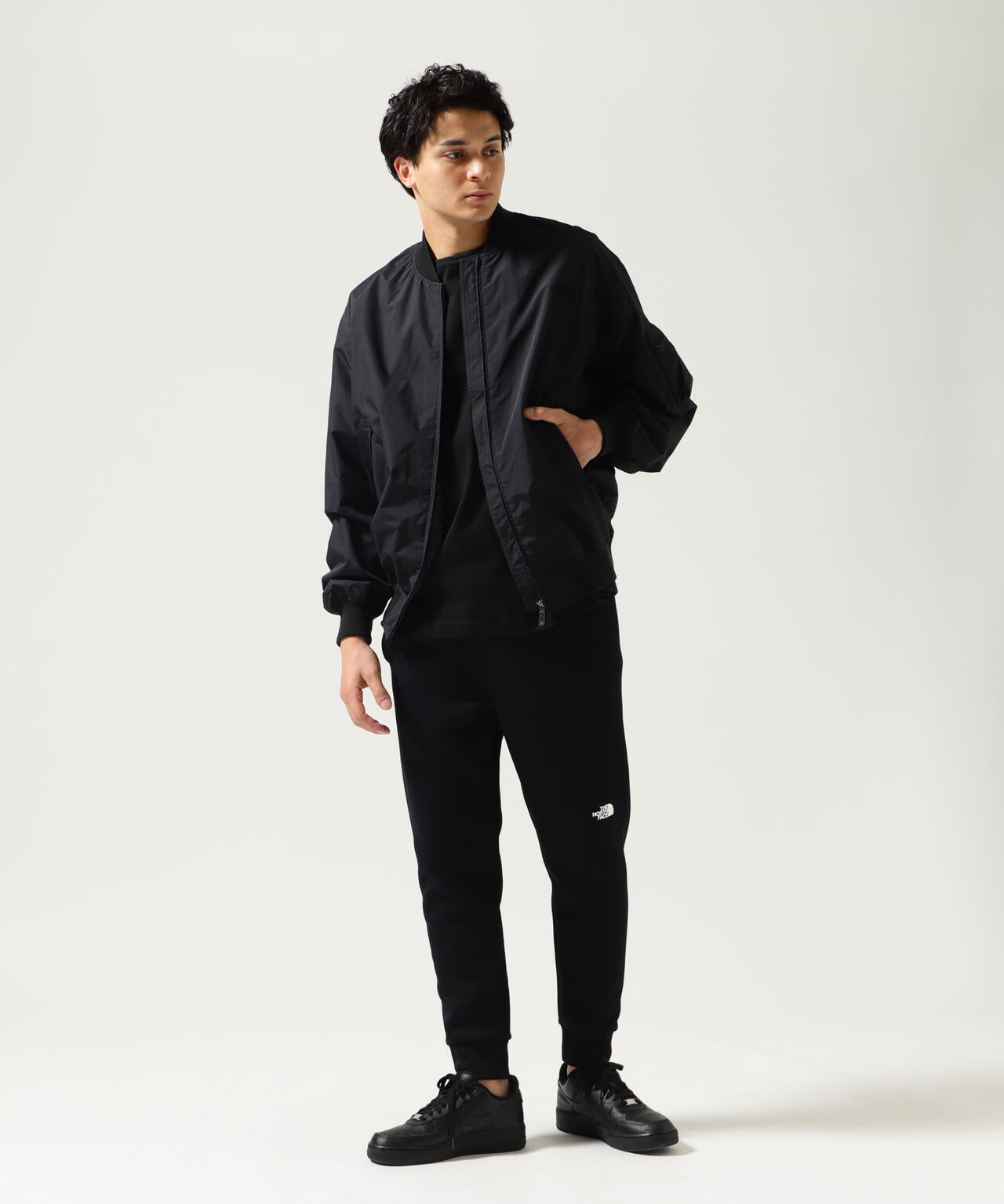 THE NORTH FACE / Tech Air Sweat Jogger Pant