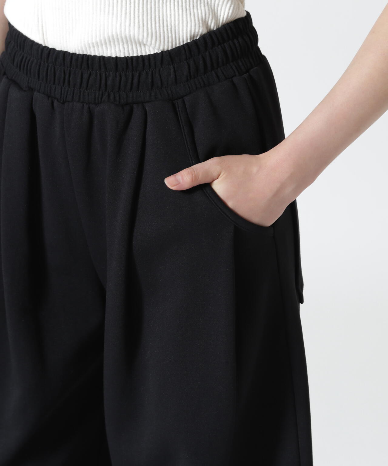 DROIT BELLO（ドロイトベロ）ポンチカーブパンツ