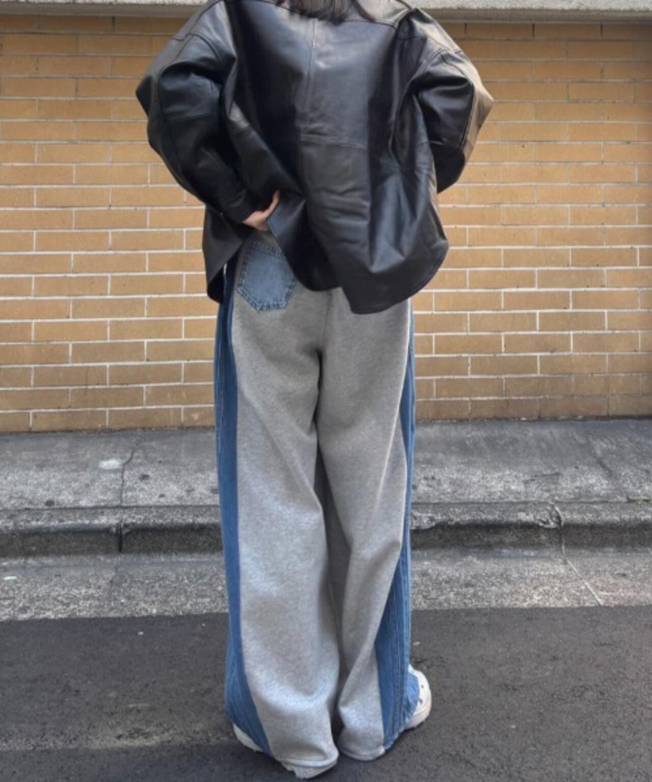 AULA AILA（アウラ アイラ）別注コクーンシルエットデニムパンツ