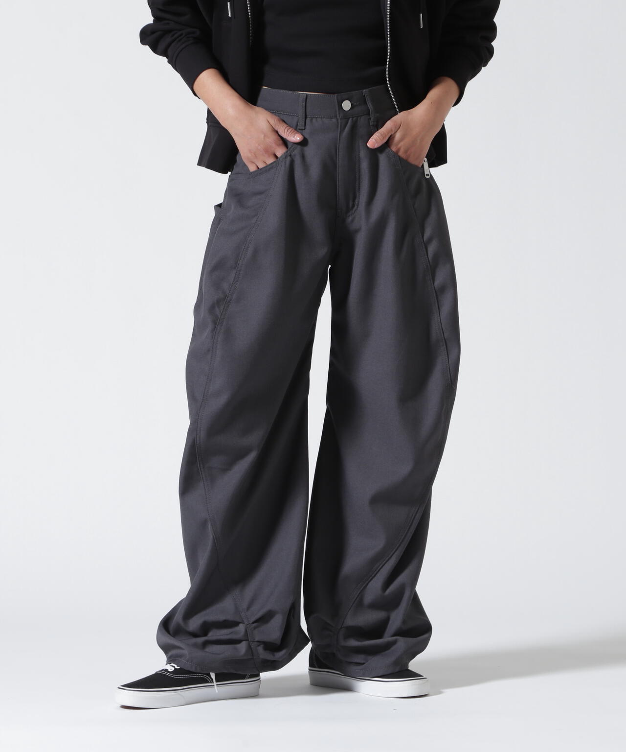 Knuth Marf（クヌースマーフ）tuck design denim pants