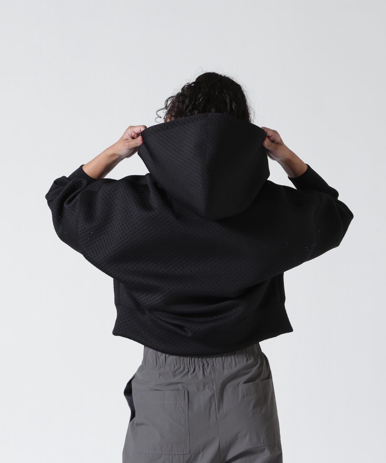 Robes & Confections（ローブス&コンフェクションズ）別注パンチングパーカー