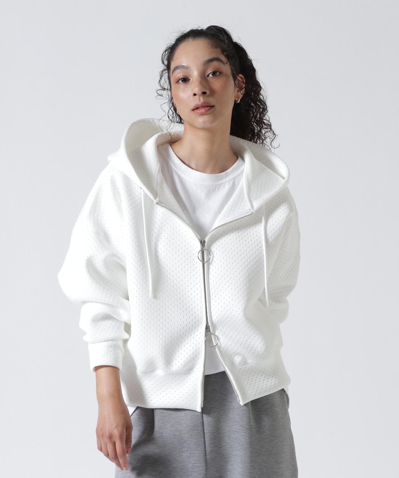 Robes & Confections（ローブス&コンフェクションズ）別注パンチングパーカー