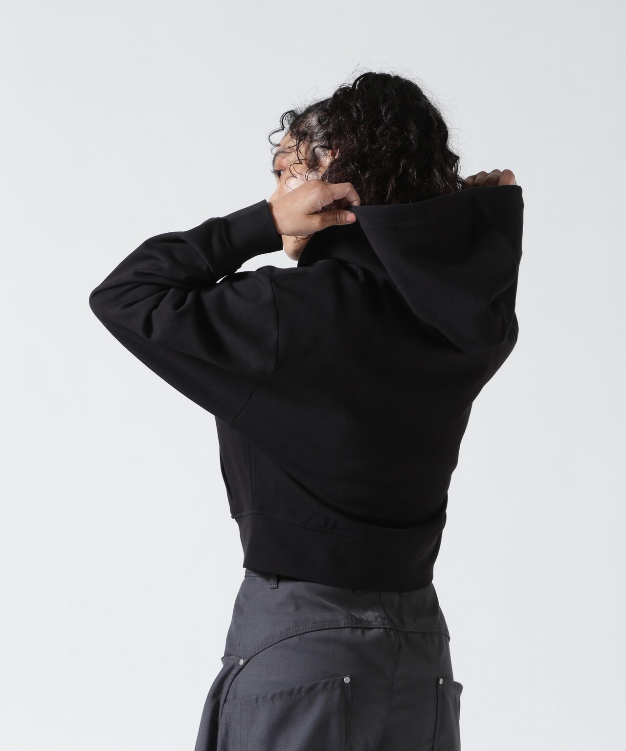 Calvin Klein （カルバンクライン）LS MONOGRAM TERRY CROPPED PARKA