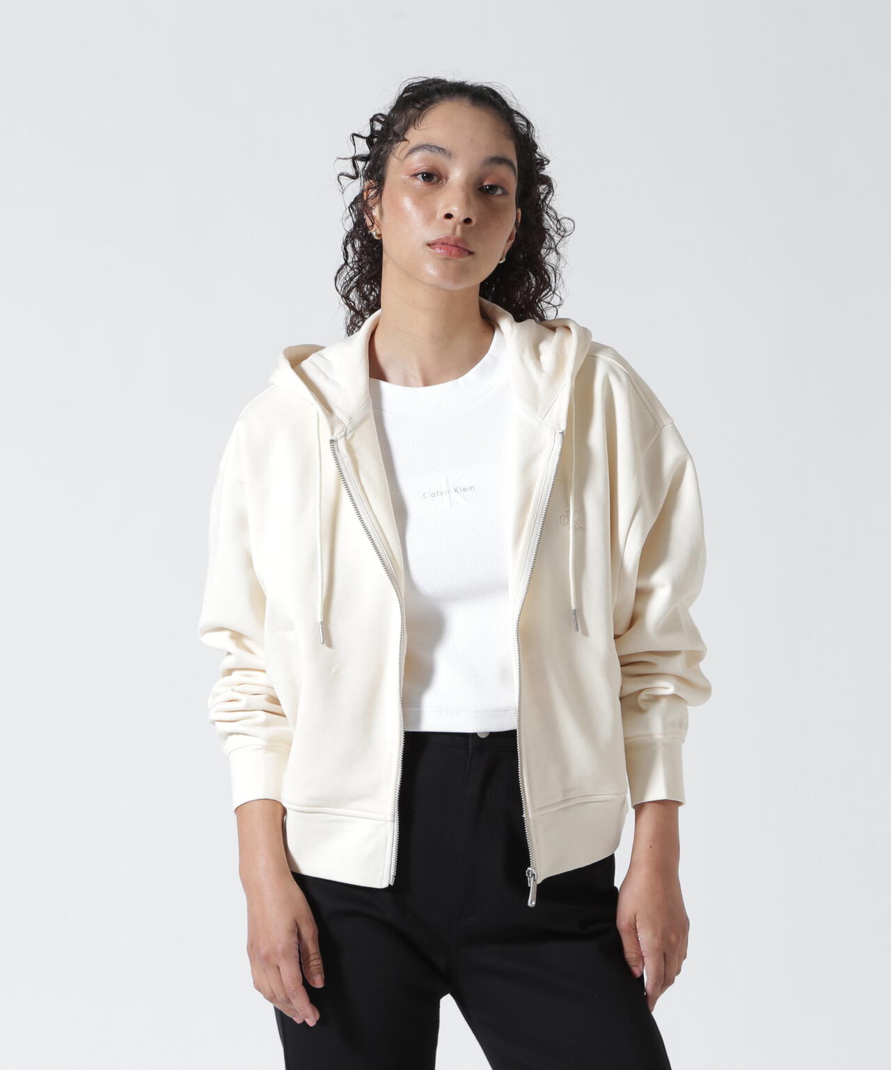 Calvin Klein （カルバンクライン）LS MONOGRAM TERRY CROPPED PARKA