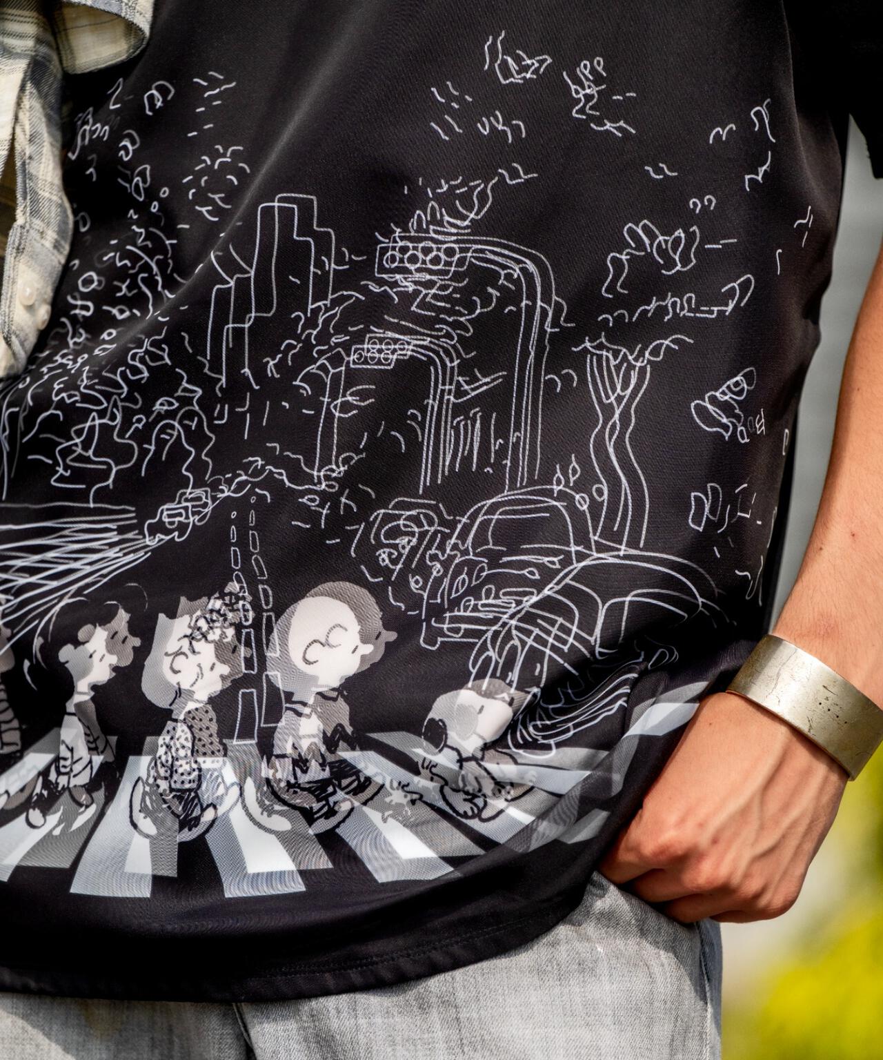 TRIPPY ART(トリッピーアート）SNOOPY ABBEY ROAD 3D TEE