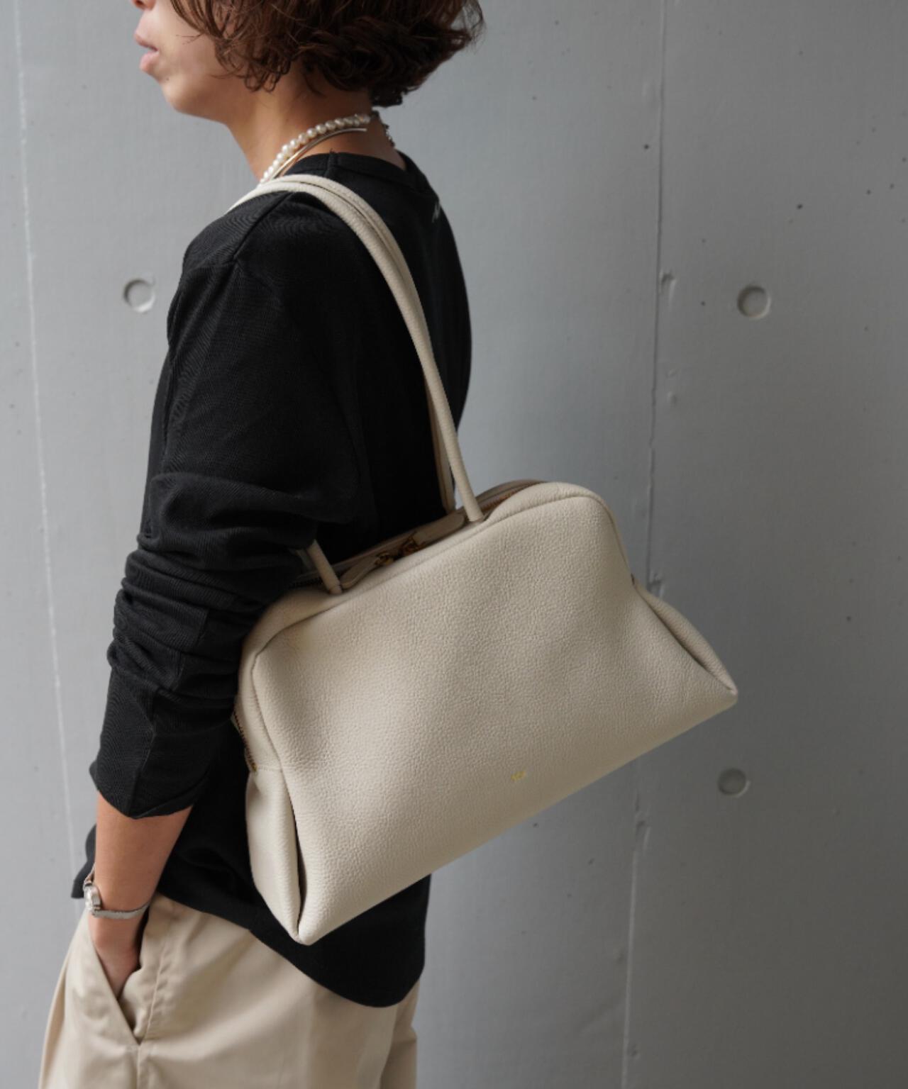 TOV(トーヴ) PETAL OBLONG BAG M