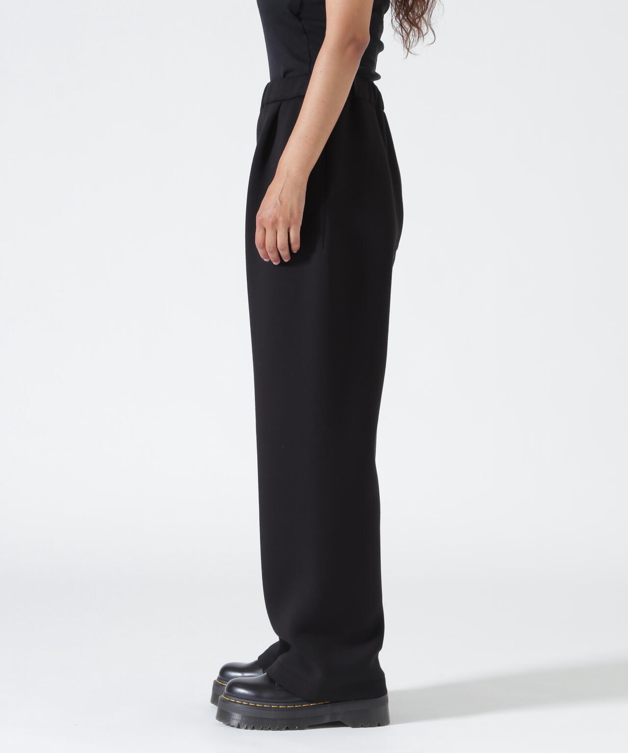 YENN（イエン）SPONDISH TUCK PANTS