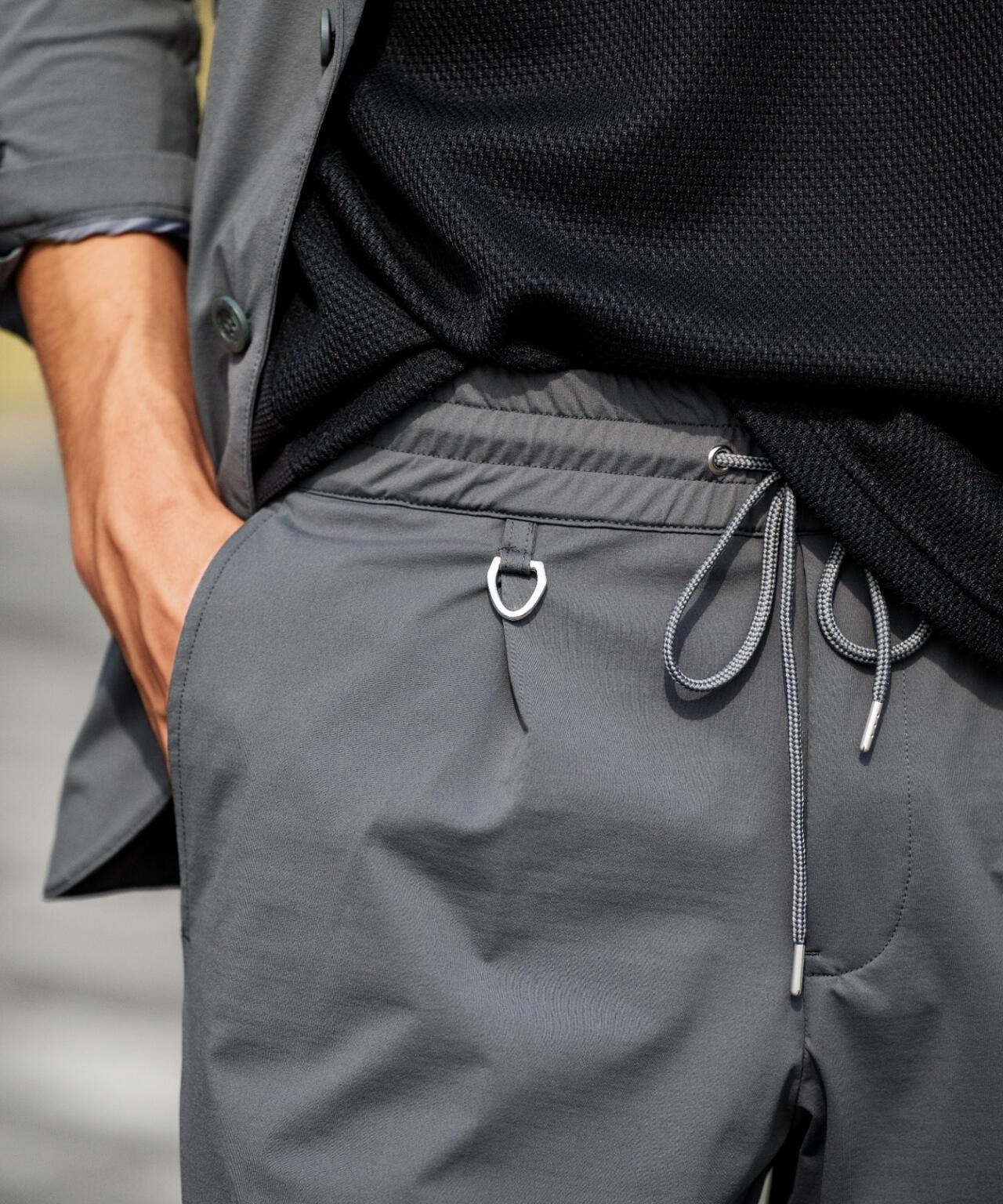 PIUORO（ピウオロ） NYLON TRICOT TUCK JOGGER PANTS