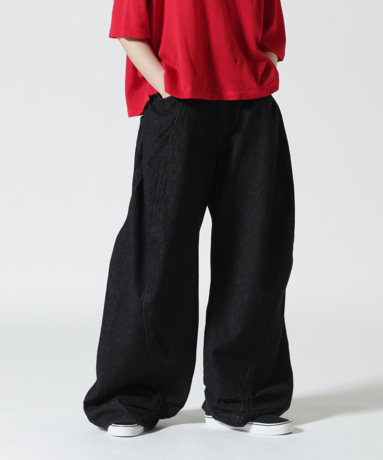 Knuth Marf（クヌースマーフ）tuck design denim pants