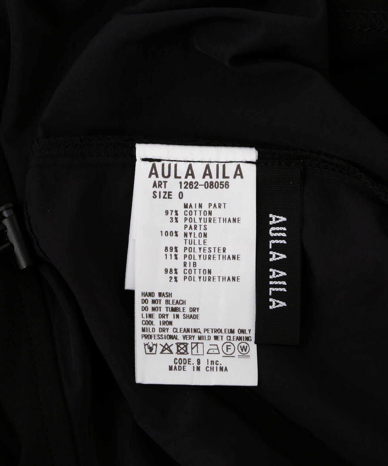 AULA AILA（アウラ アイラ）別注メタリックプリントＴ