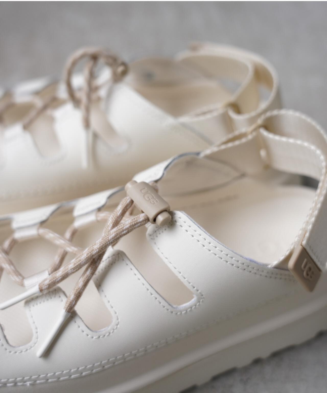 UGG（アグ）GoldenGlow Toggle