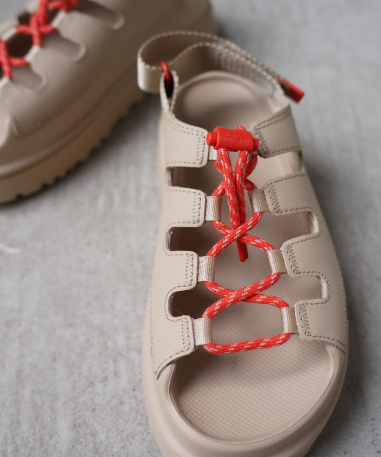 UGG（アグ）GoldenGlow Toggle