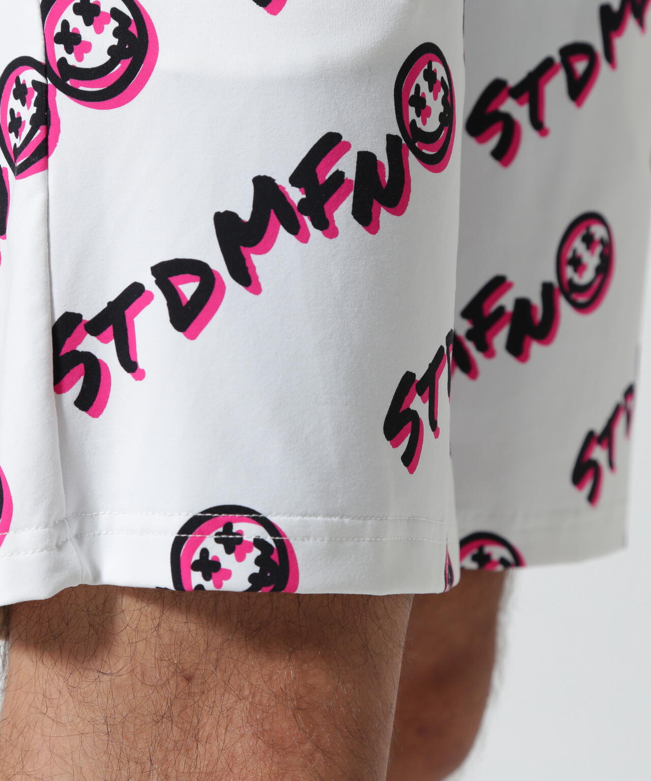 STUD MUFFIN/スタッドマフィン/フラッシュグラフィティ柄ストレッチナイロン ボードパンツ