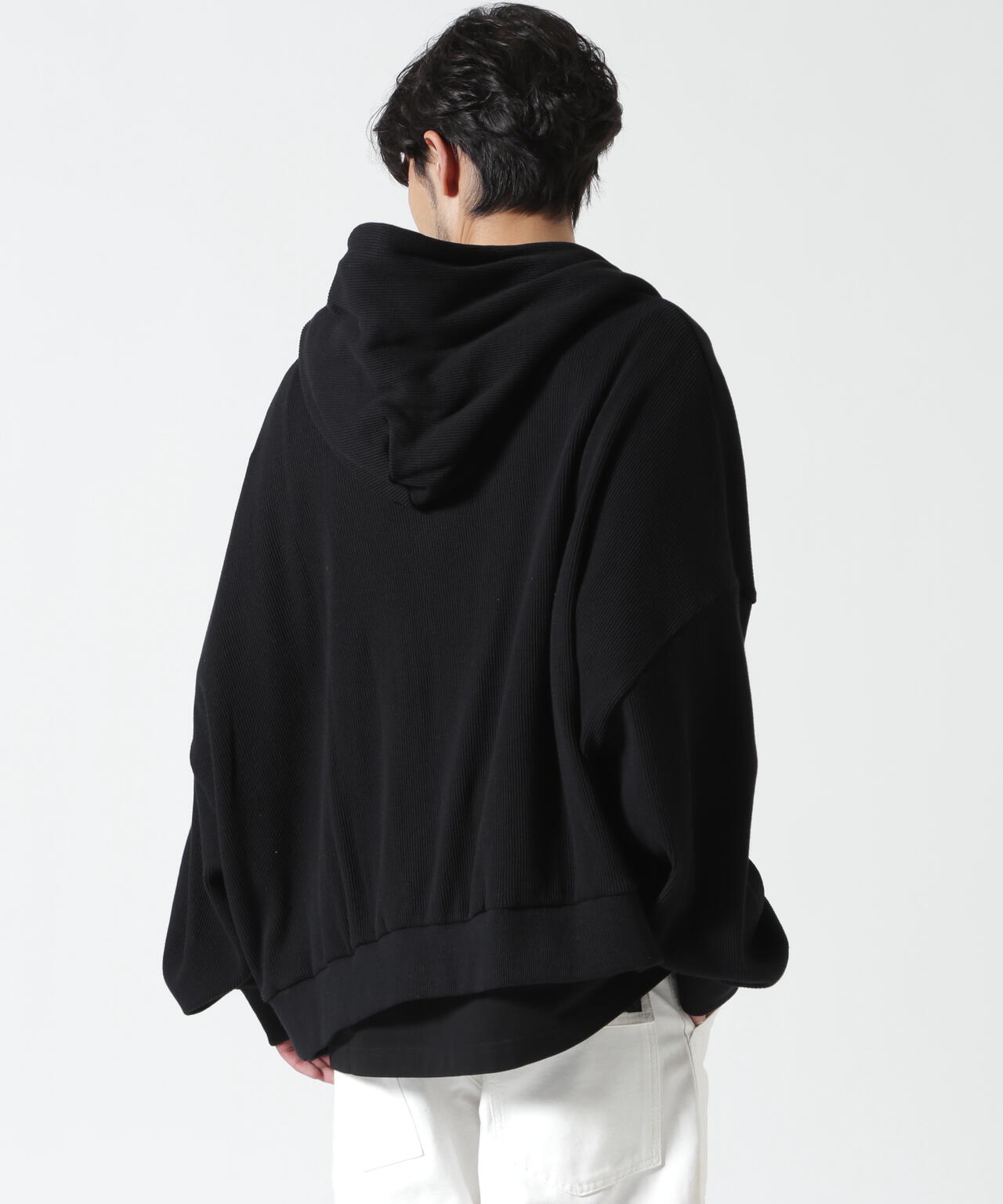 Height 178  Chest 92  Waist 76  hips 95  Shoes 27.0 着用サイズ：L
