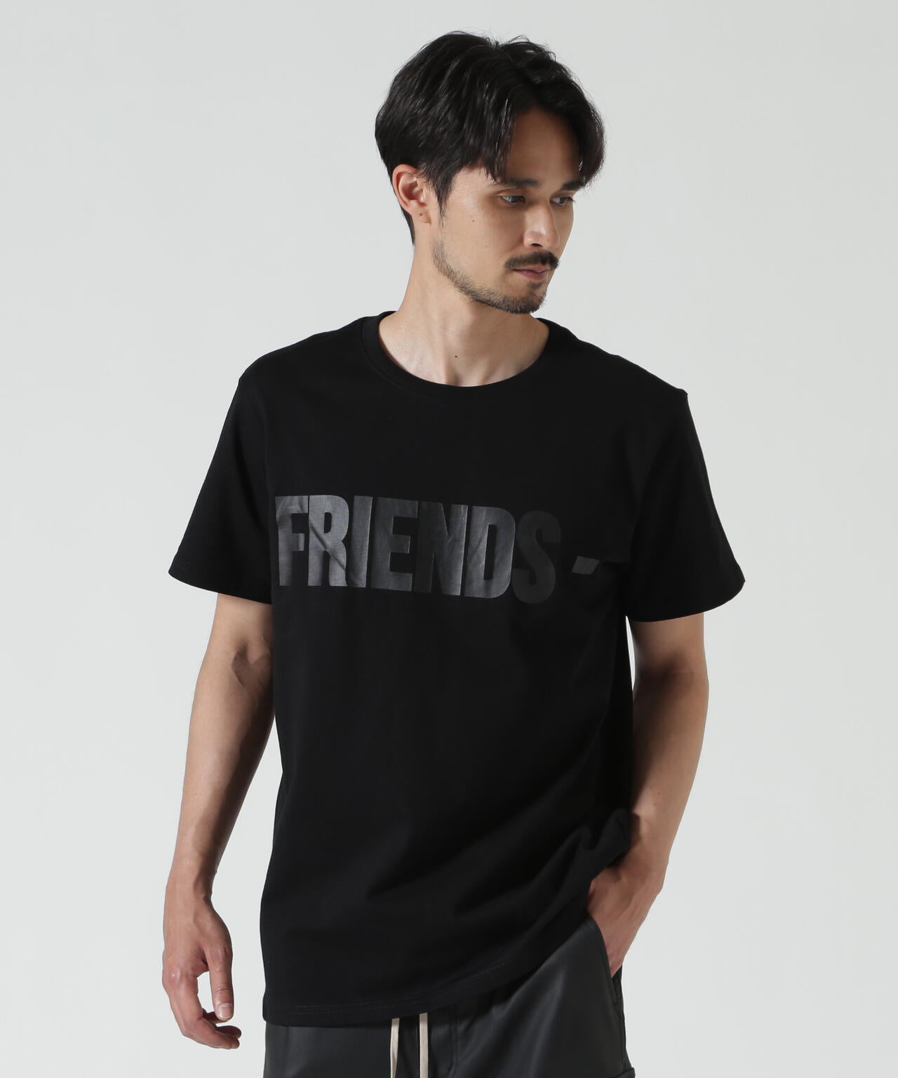 VLONE/ヴィーロン/CLASSIC LOGO-FRIENDS TEE
