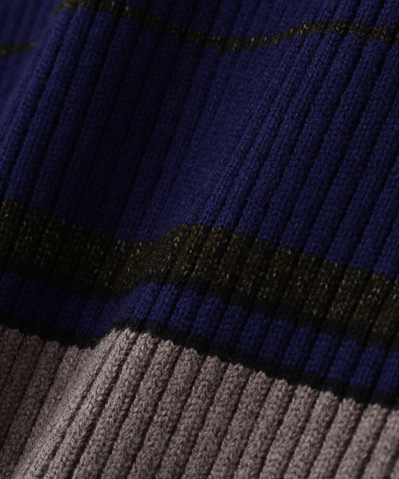 AULA AILA/アウラアイラ/ASYMMETRY BORDER RIB KNIT