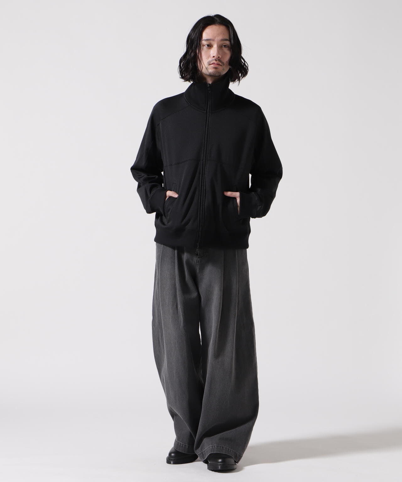 Toironier/トワロニエ/2tuck wide denim pants