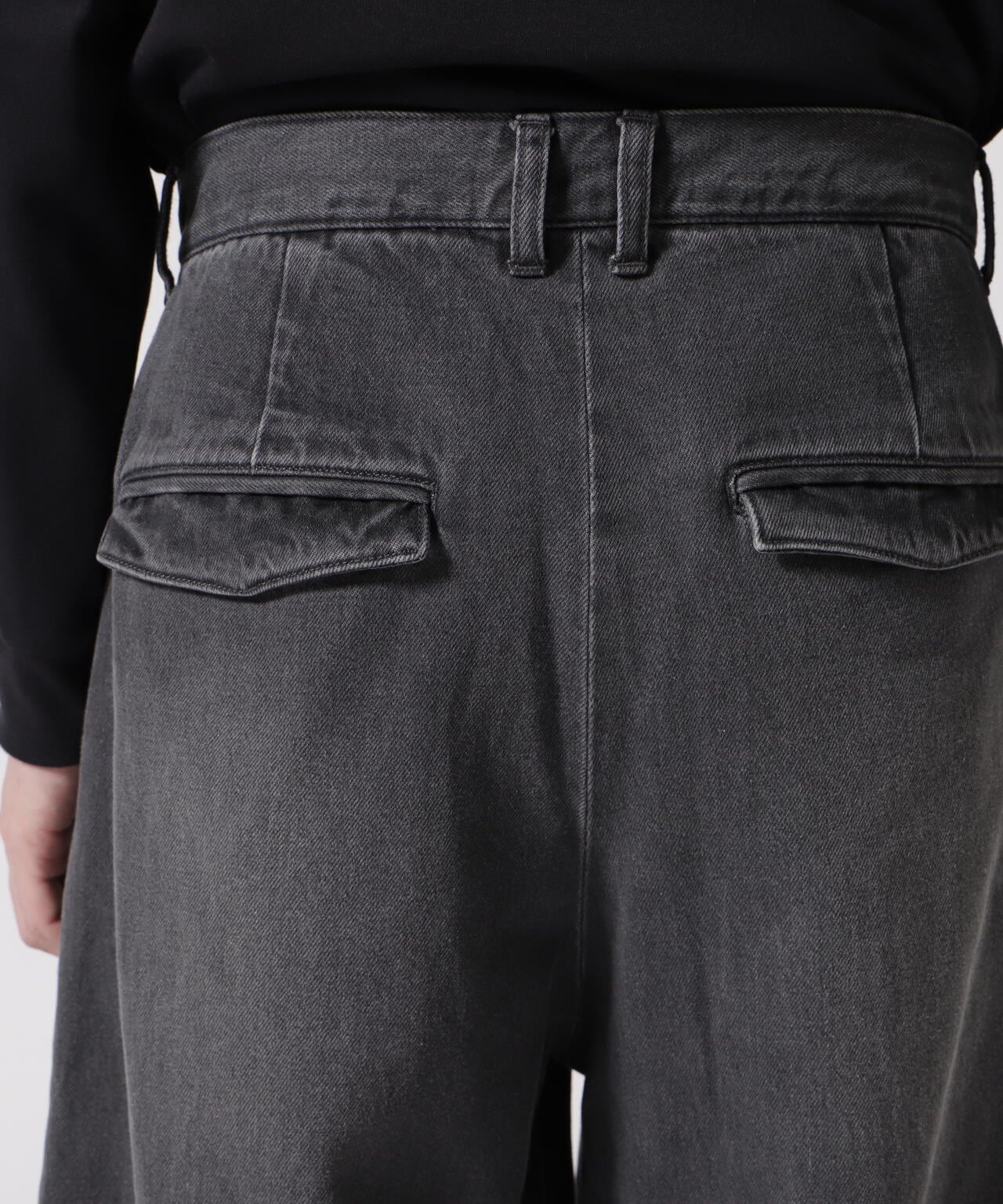 Toironier/トワロニエ/2tuck wide denim pants