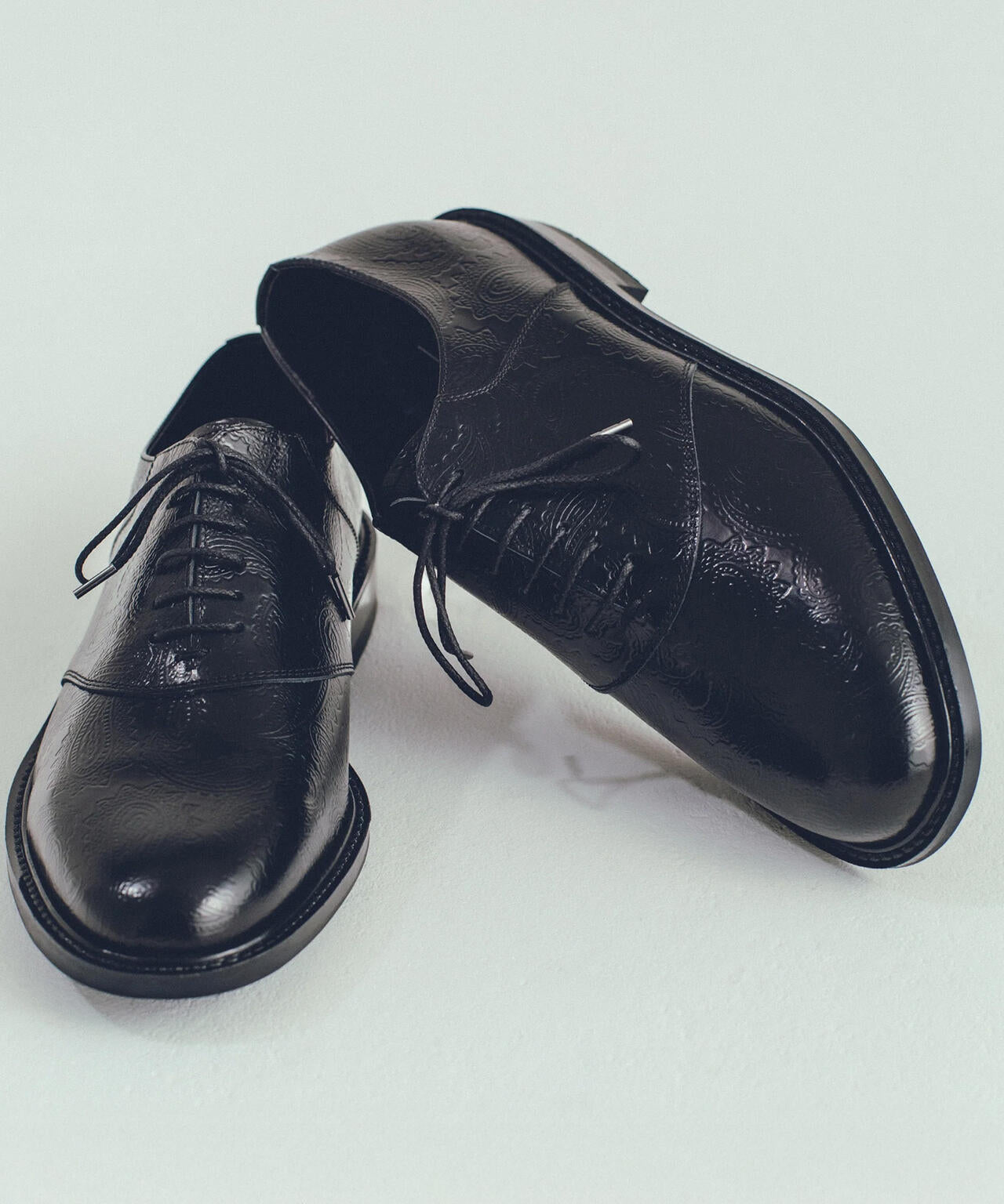 The Kenford Fineshoes/MENS CLASSIC SADDLE /  BLACK PAISLEY