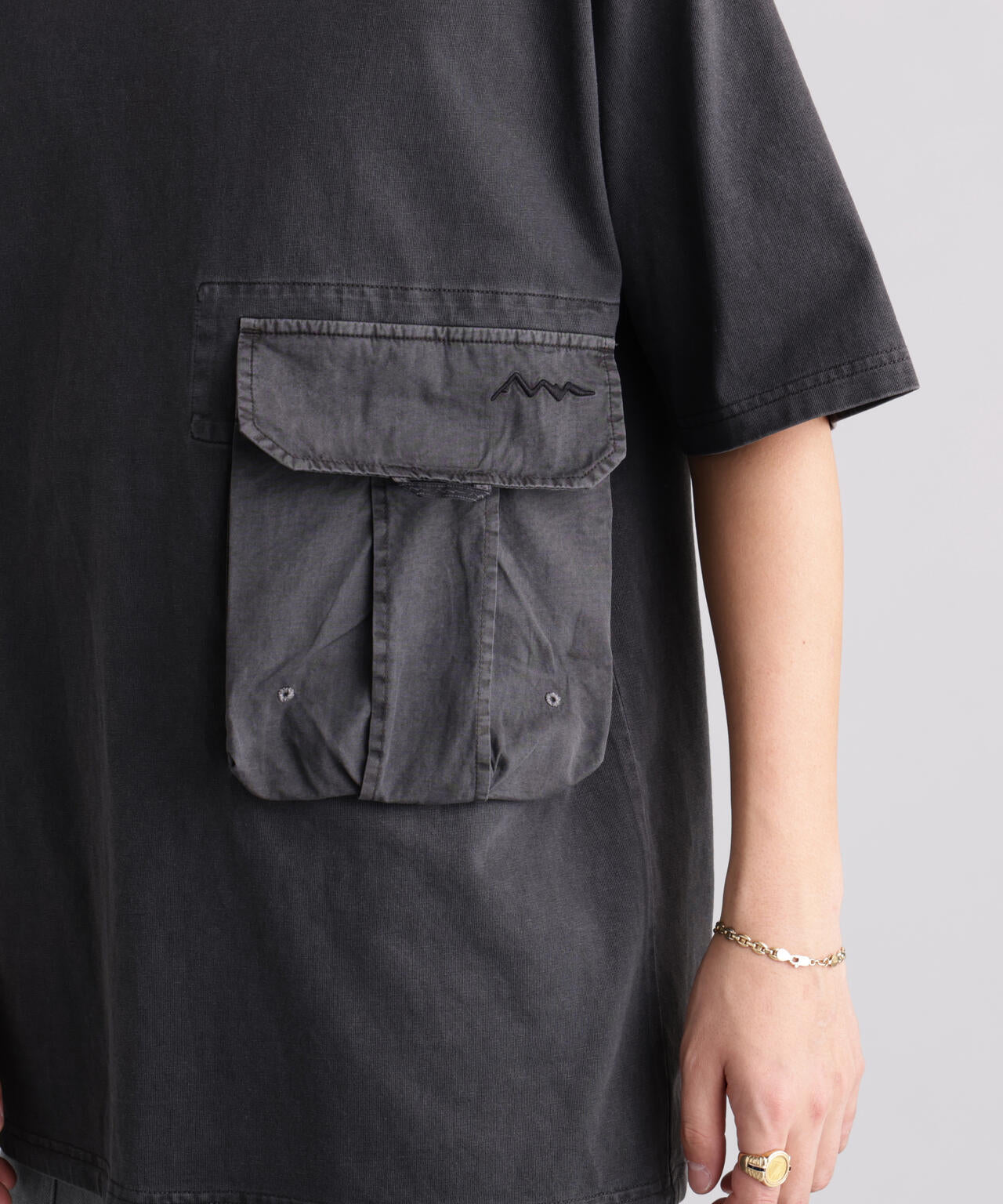 MANASTASH/マナスタッシュ/DISARMED TOP