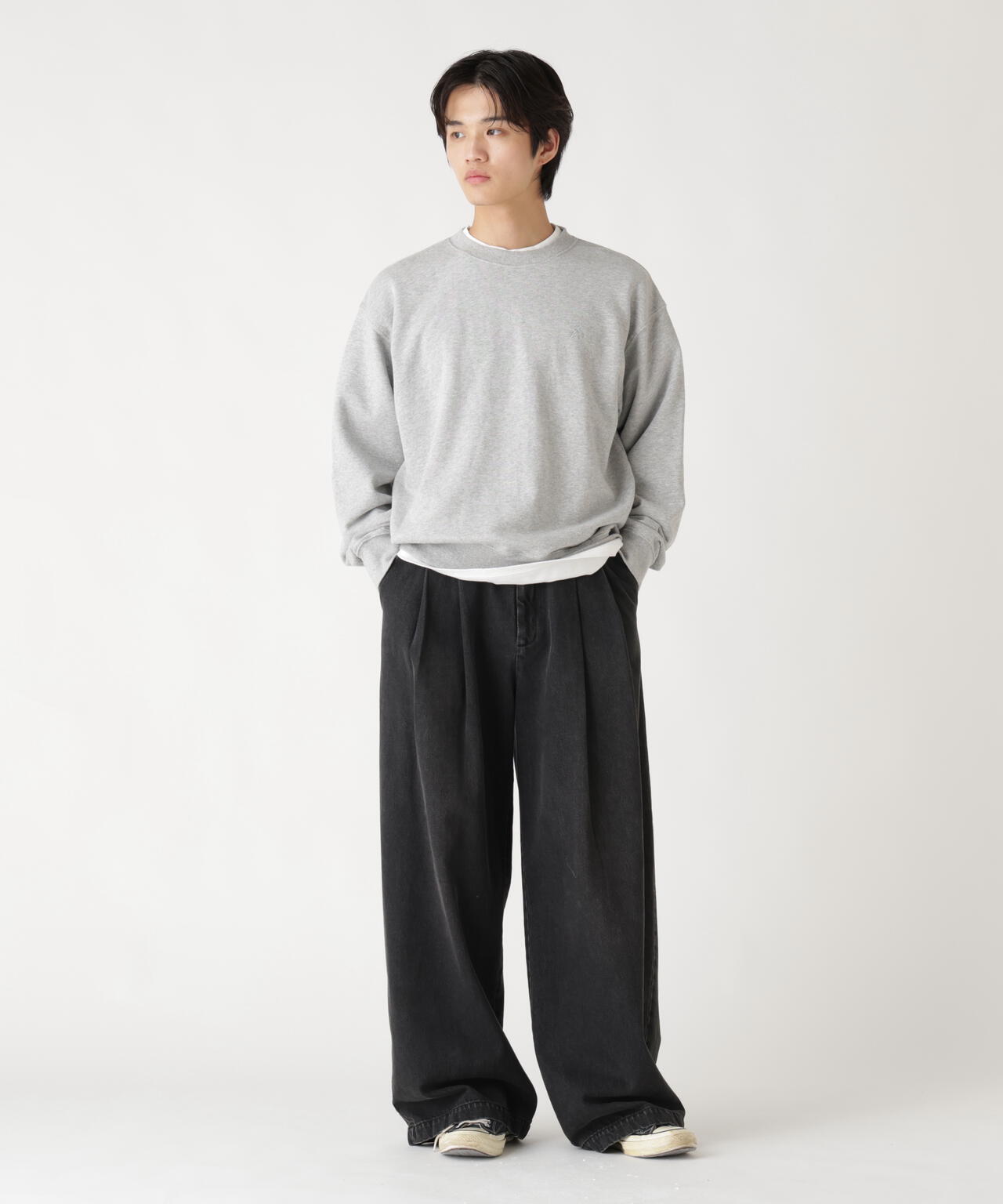H:183cm C:87cm W:67cm H:90cm 着用サイズ：L