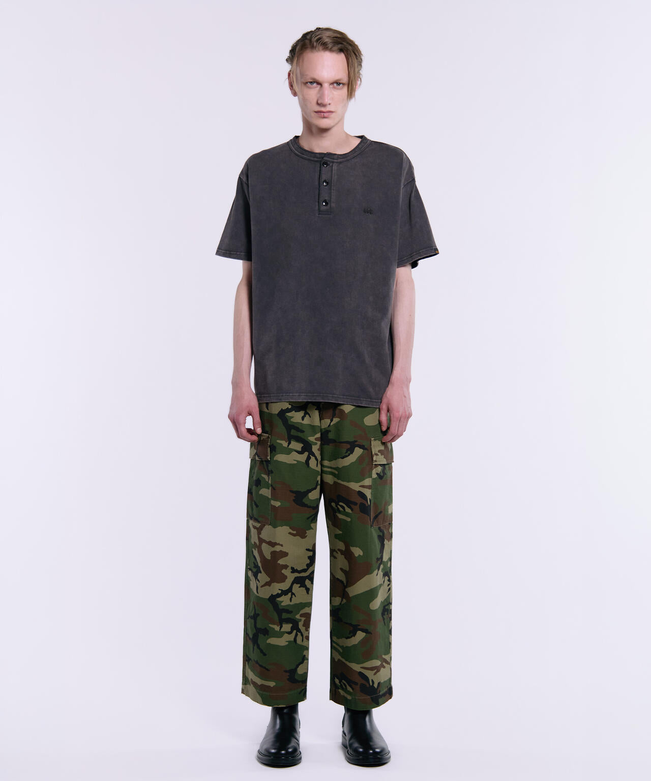 SNOW WASH SS HENLEY NECK T-SHIRT