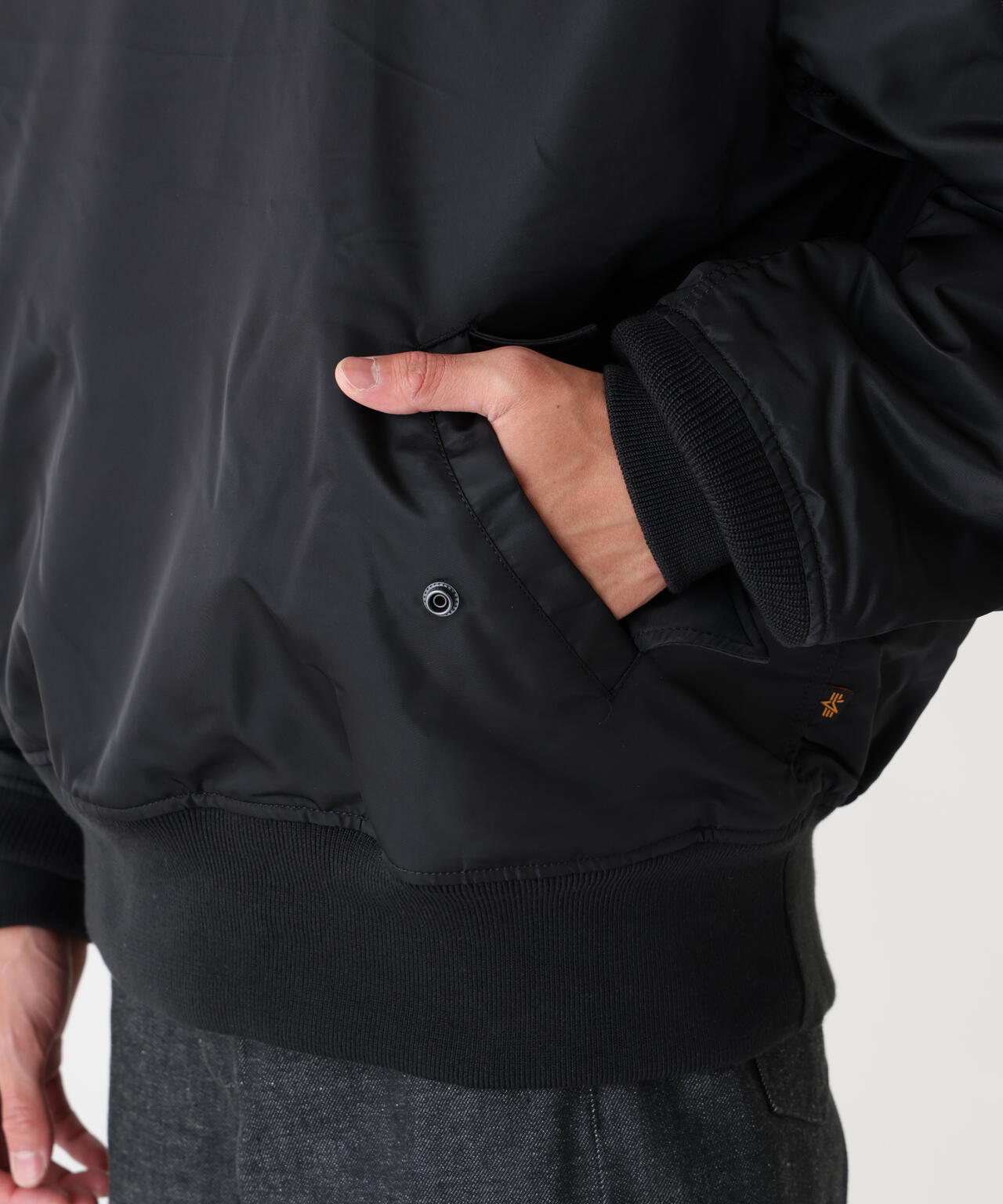 PULL-OVER HOODED MA-1